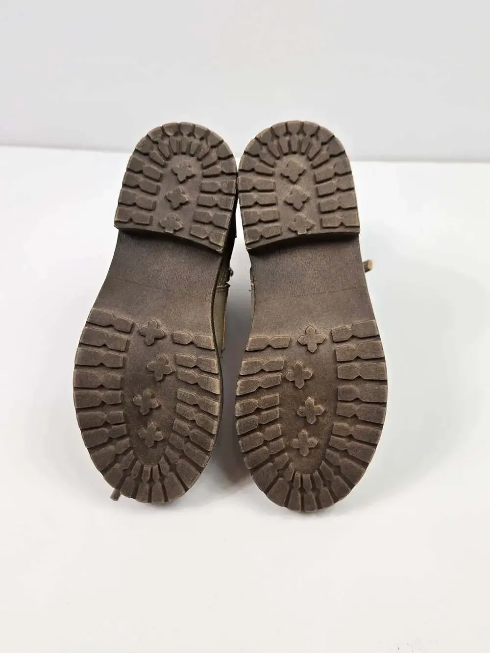 Joe Fresh features textured